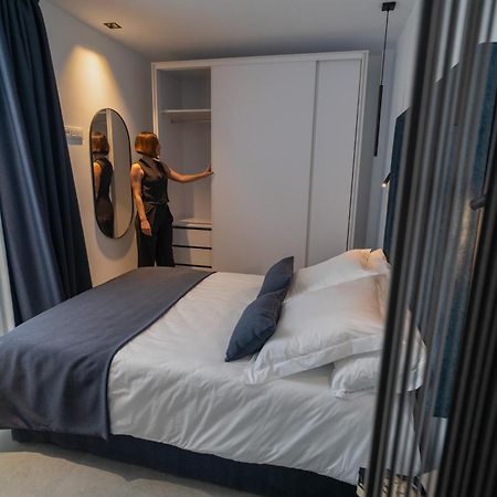 Riam Suites Apartamentos Los Palacios Y Villafranca Esterno foto