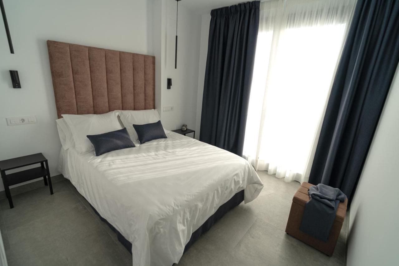 Riam Suites Apartamentos Los Palacios Y Villafranca Esterno foto