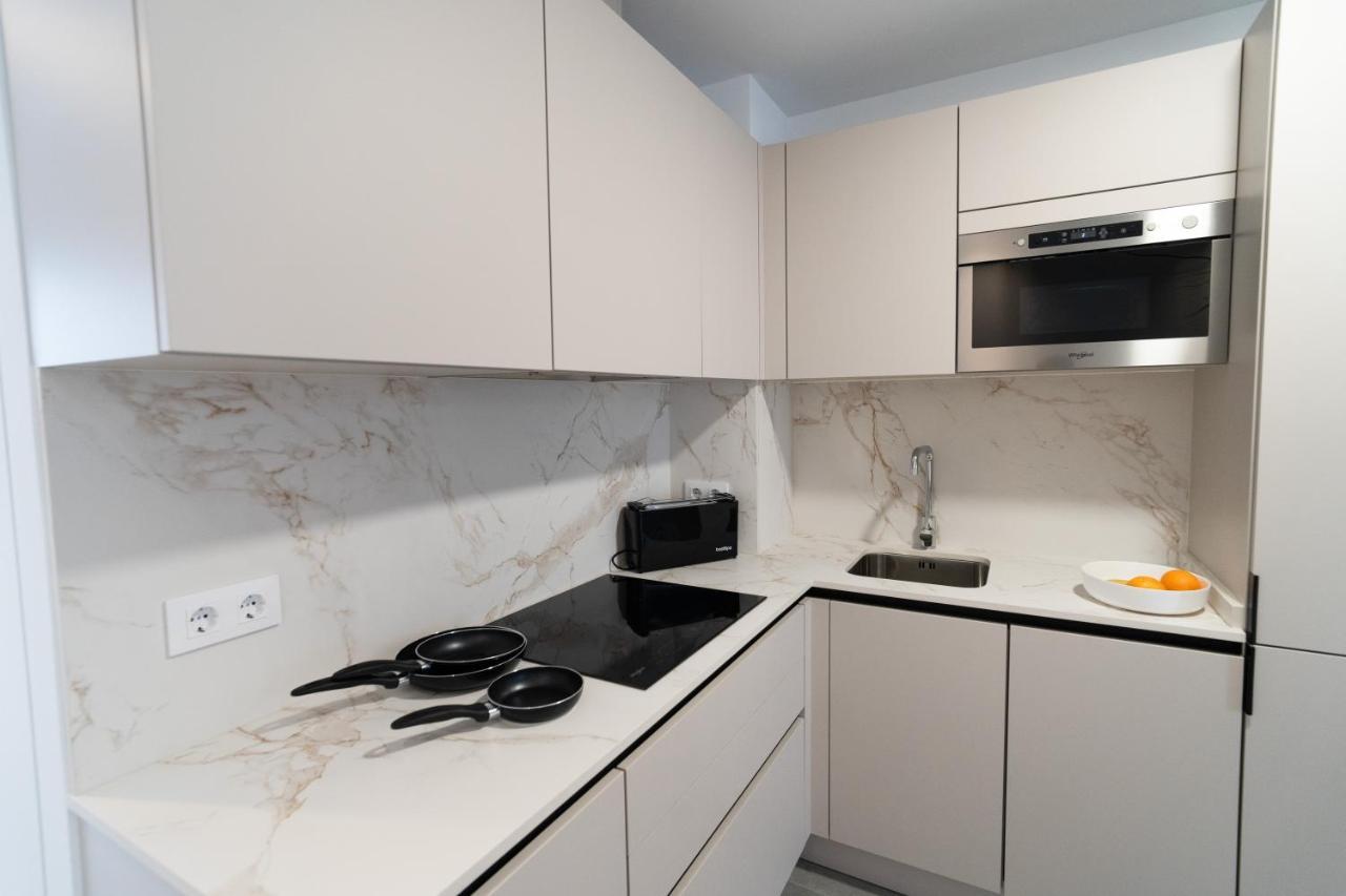 Riam Suites Apartamentos Los Palacios Y Villafranca Esterno foto