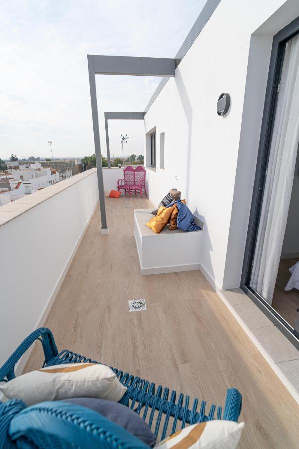Riam Suites Apartamentos Los Palacios Y Villafranca Esterno foto