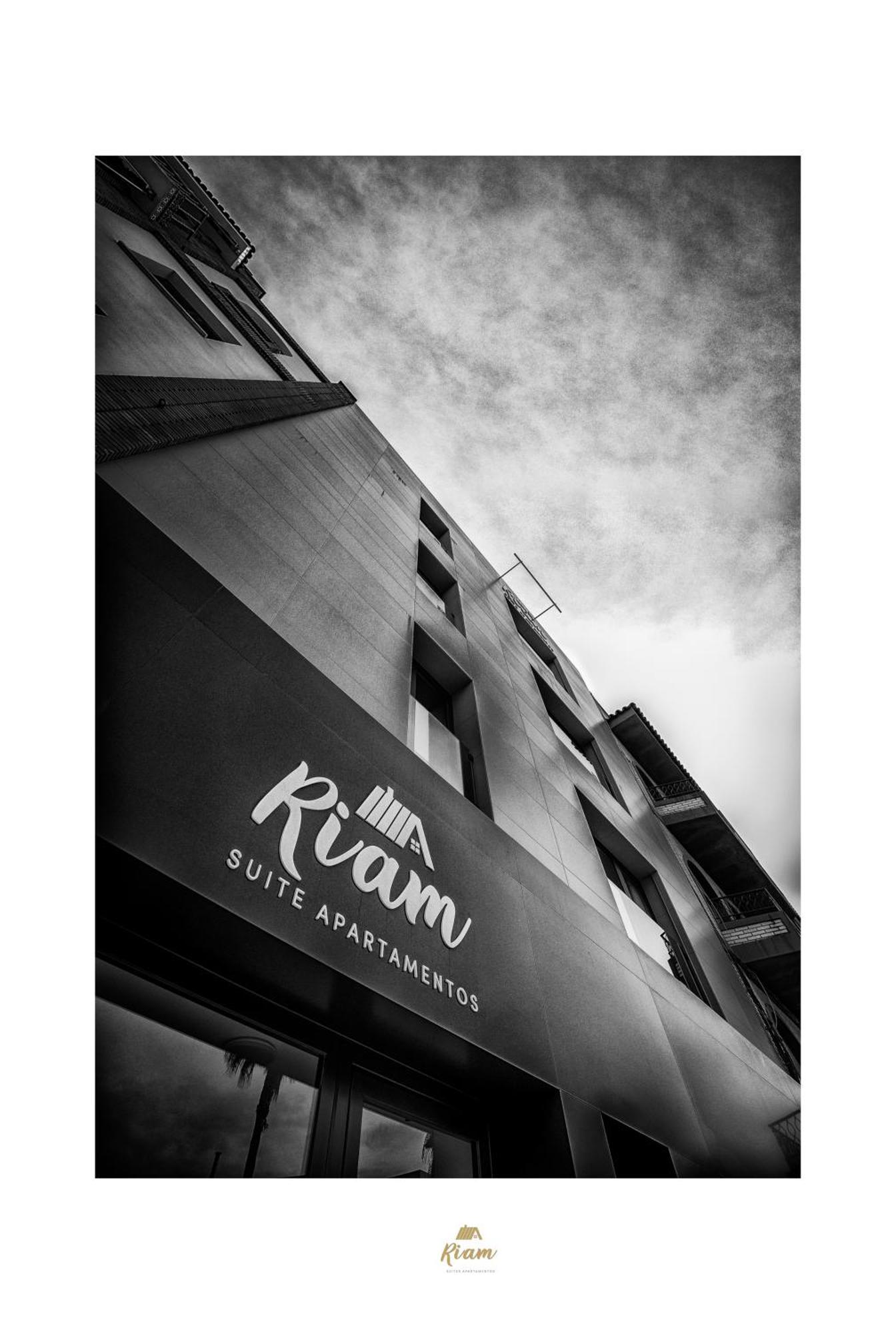 Riam Suites Apartamentos Los Palacios Y Villafranca Esterno foto
